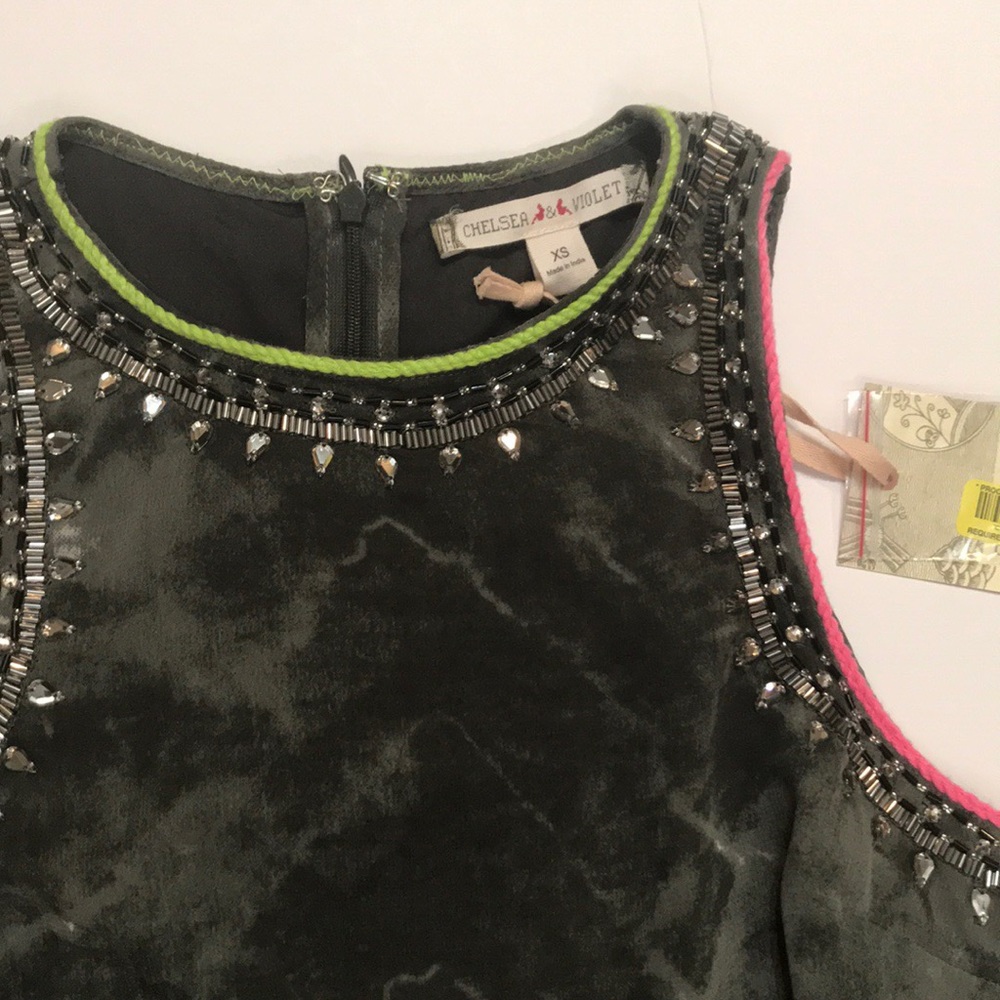 NWT Chelsea & Violet Tie Dye Embellished Top - Picture 5 of 6